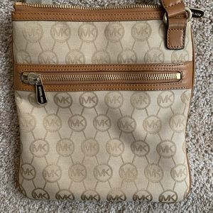 Crossbody bag